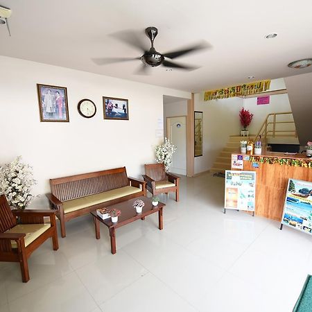 B Place Guesthouse Фи Фи Айлънд Екстериор снимка