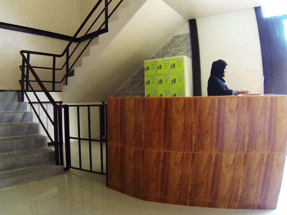 B Place Guesthouse Фи Фи Айлънд Екстериор снимка