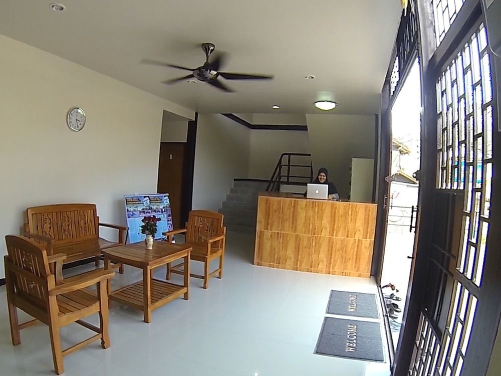 B Place Guesthouse Фи Фи Айлънд Екстериор снимка