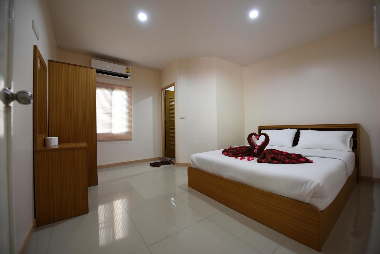 B Place Guesthouse Фи Фи Айлънд Екстериор снимка