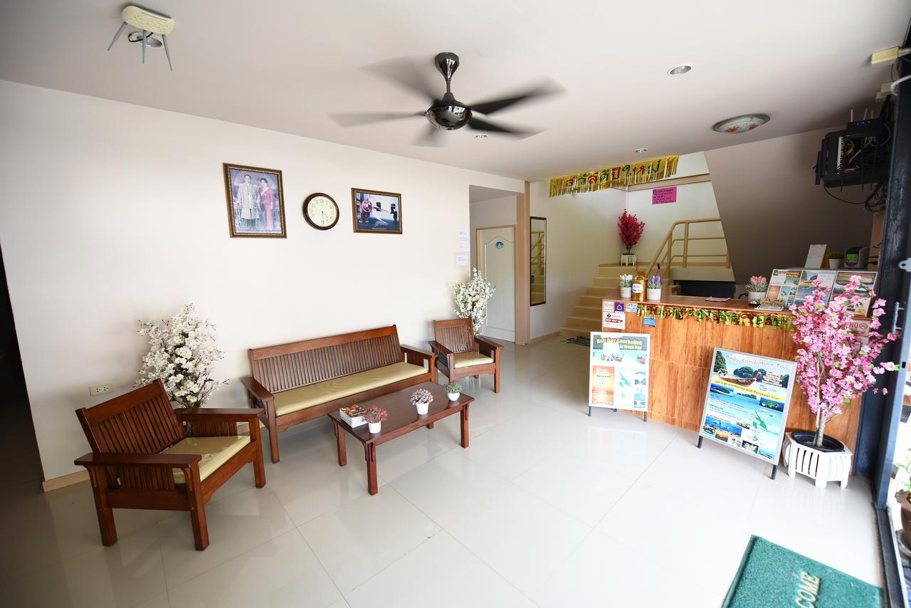 B Place Guesthouse Фи Фи Айлънд Екстериор снимка