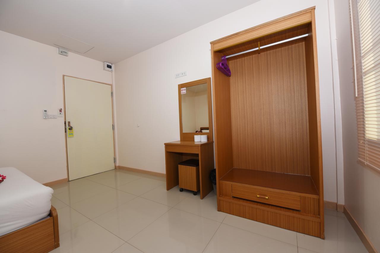 B Place Guesthouse Фи Фи Айлънд Екстериор снимка