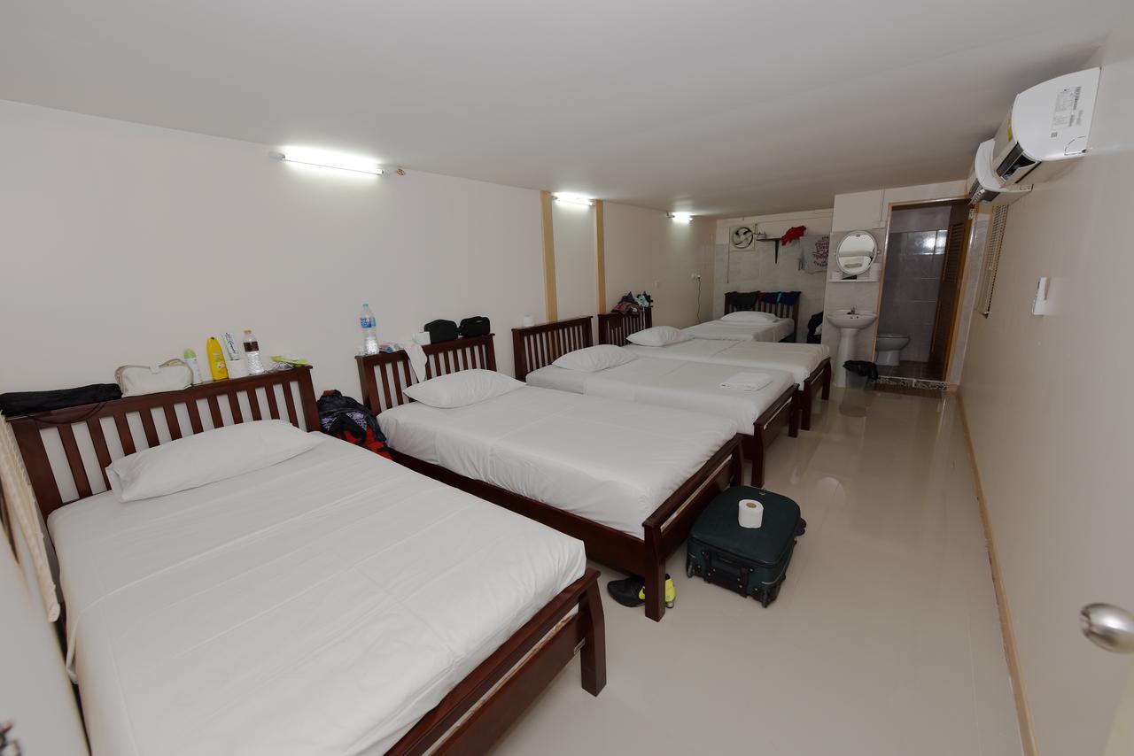 B Place Guesthouse Фи Фи Айлънд Екстериор снимка