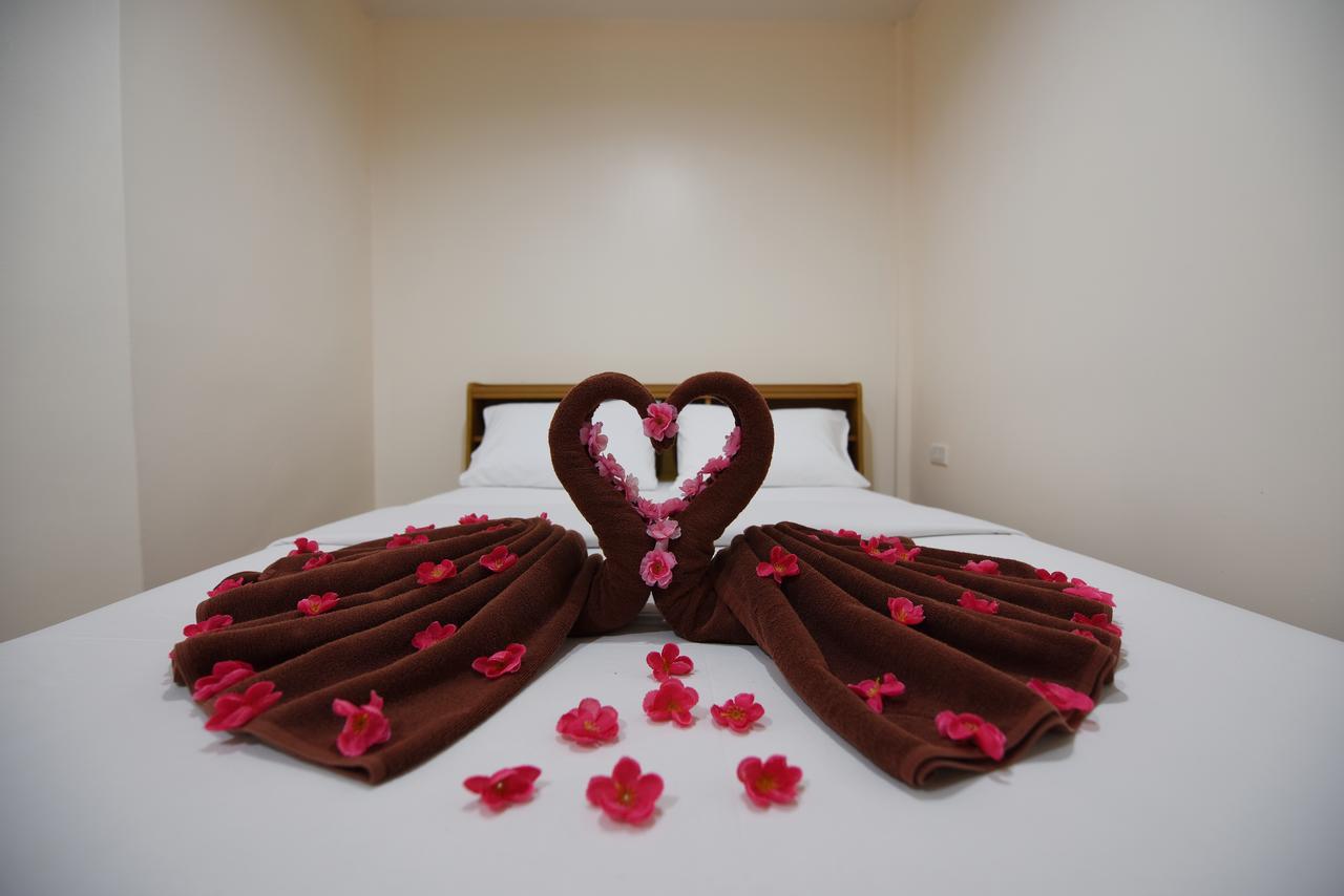 B Place Guesthouse Фи Фи Айлънд Екстериор снимка