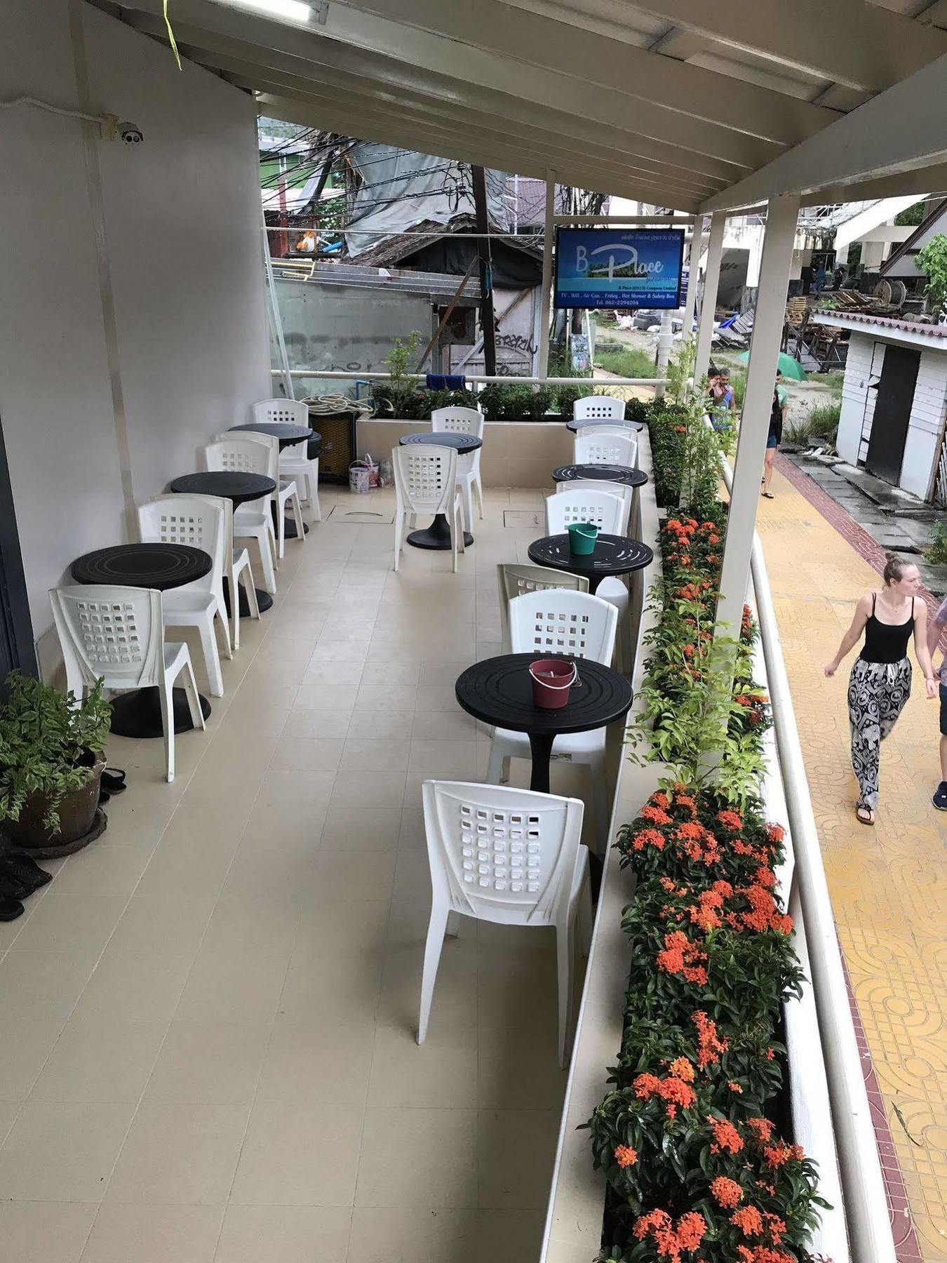 B Place Guesthouse Фи Фи Айлънд Екстериор снимка