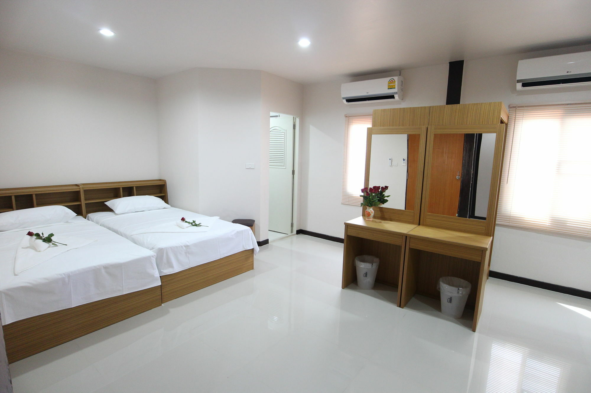 B Place Guesthouse Фи Фи Айлънд Екстериор снимка