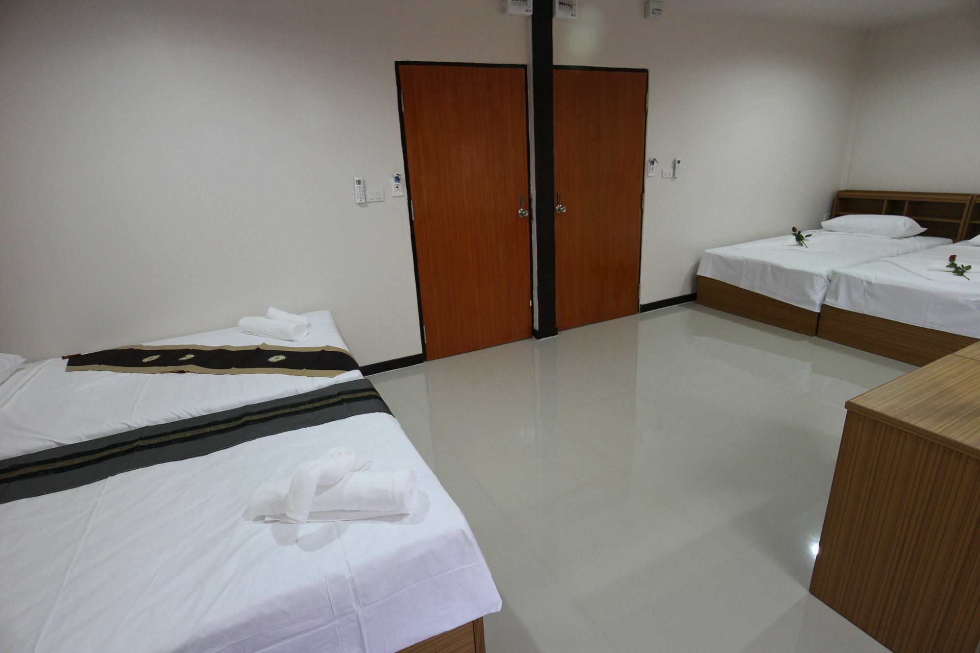 B Place Guesthouse Фи Фи Айлънд Екстериор снимка