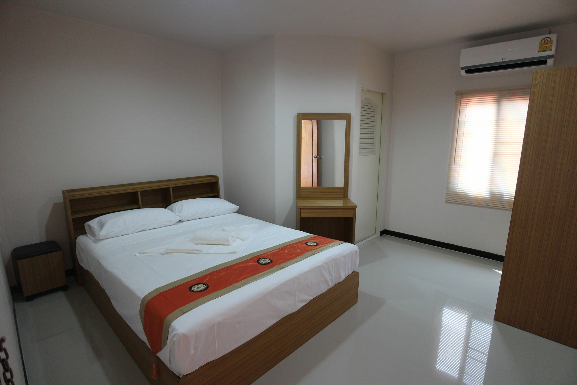 B Place Guesthouse Фи Фи Айлънд Екстериор снимка