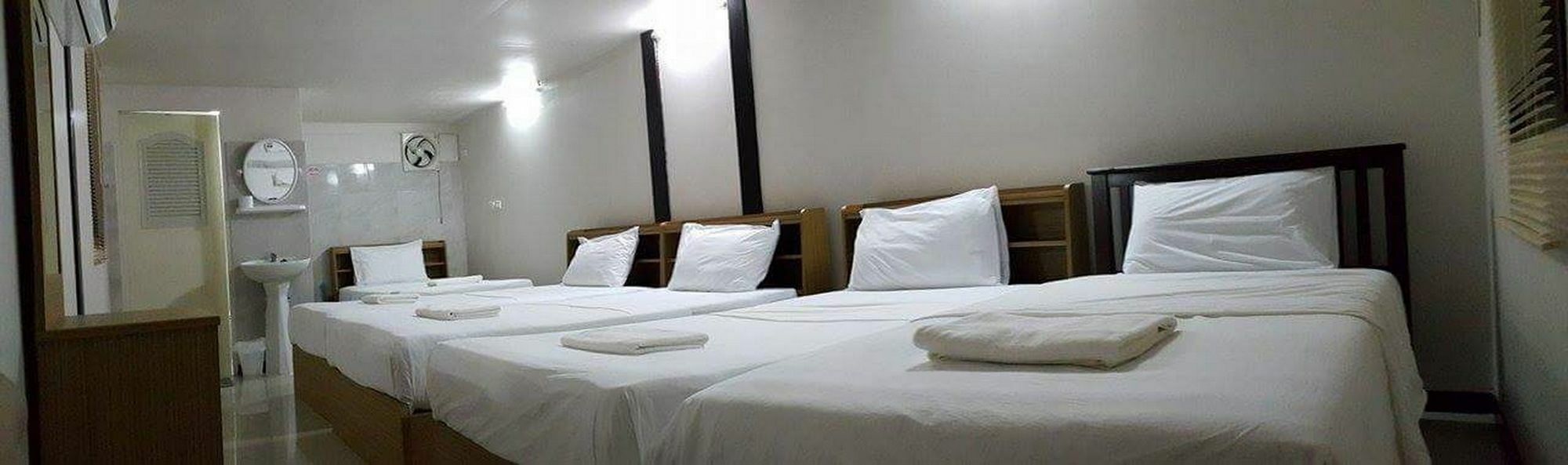 B Place Guesthouse Фи Фи Айлънд Екстериор снимка